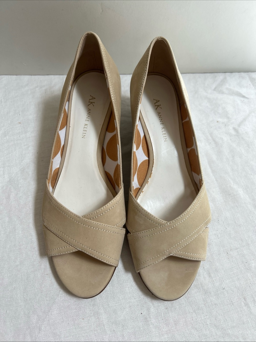 Anne Klein Women's AKDUGAN Wedge Heel Cream Natural Nubuck 7 1/2M Leather Upper - Picture 2 of 16